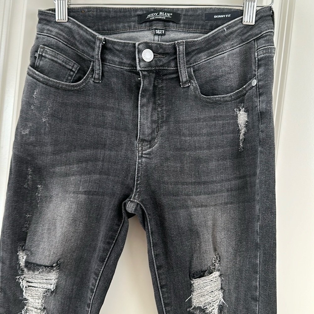 Size 5/27 distressed Charcoal Judy Blue Skinny jeans